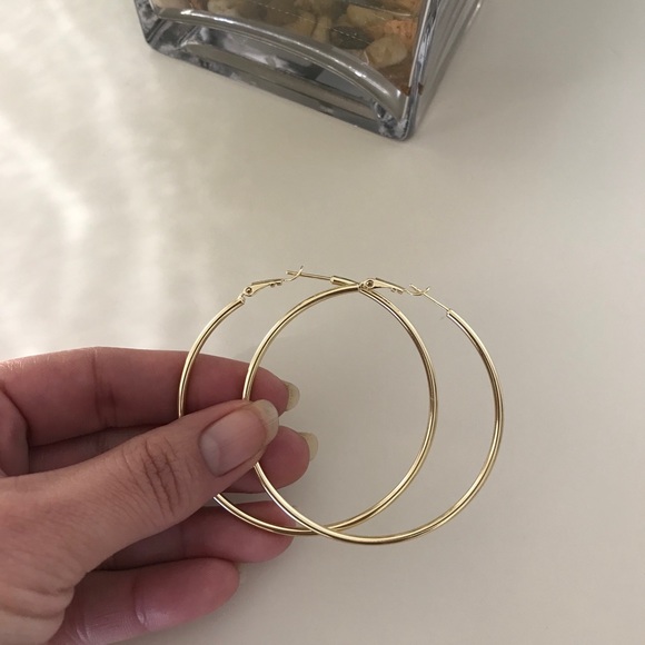 Thin Hoop Earring | 14k Gold Filled - Picture 5 of 6